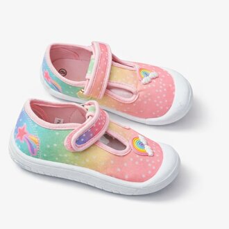 Poluotvorene platnene patike